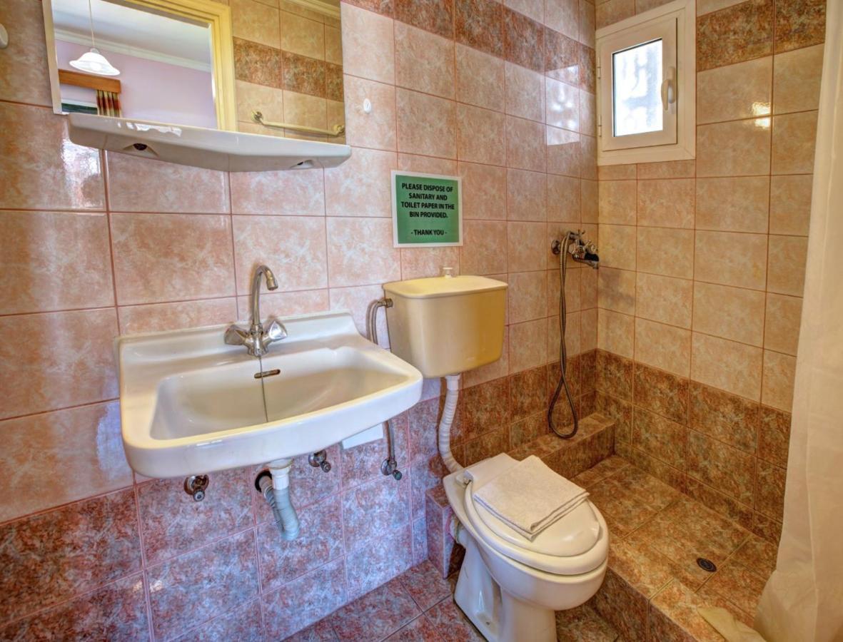 Trident And Apartment Kavos